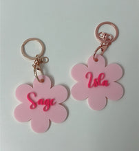 Load image into Gallery viewer, Flower Personalised Keyring