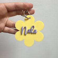 Load image into Gallery viewer, Flower Personalised Keyring