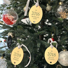 Load image into Gallery viewer, Couple Christmas Ornament Set
