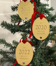 Load image into Gallery viewer, Gold couple Christmas ornaments set personalised
